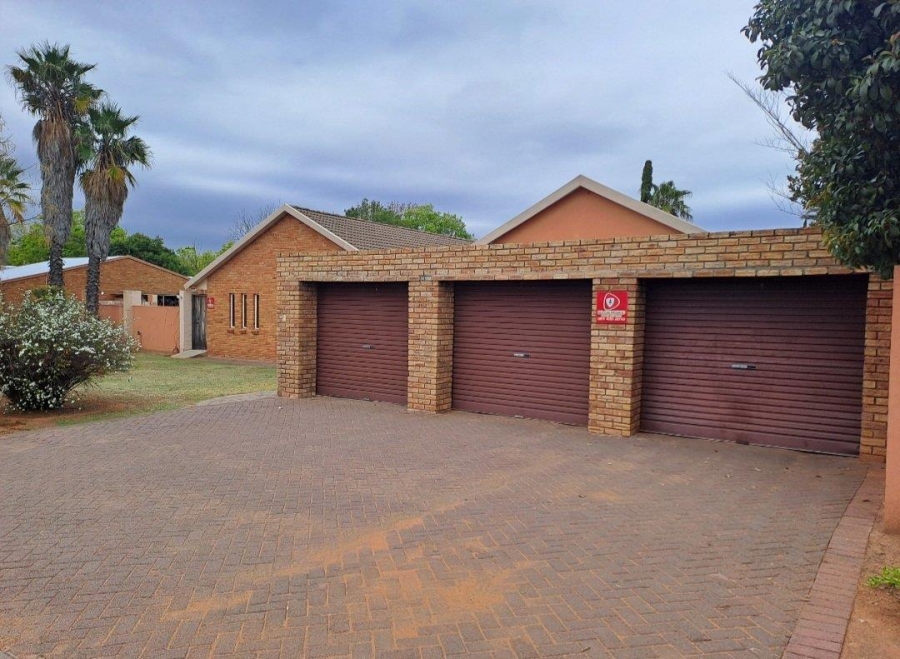 4 Bedroom Property for Sale in Universitas Free State